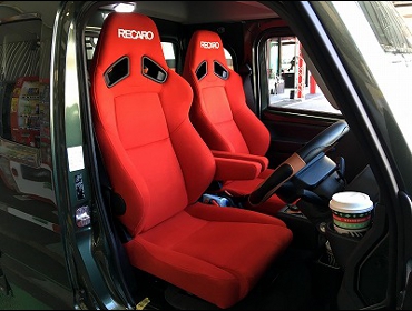 SUZUKI�@�X�[�p�[�L�����[�@DA16T�i2020�N�j�@�Ɂ@RECARO�i���J���j�@SR-7F�@KK100�@RED�@�~���E�@����