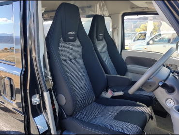 SUZUKI�@�G�u���B�@DA17V�@�Ɂ@RECARO�i���J���j�@LX-F�@IN110�@BK�@�A�[�����X�g�t���@�~���E�@����