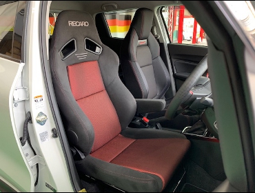 SUZUKI�@�X�C�t�g�X�|�[�c�@ZC33S�i2020�N�j�@�Ɂ@RECARO�i���J���j�@SR-7F�@GK100�@BK/RED�@�A�[�����X�g�t���@����