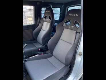 SUZUKI�@�W���j�[�@JA11�@�Ɂ@RECARO�i���J���j�@SR-7F�@GK100�@BK/SIL�@�~���E�@����
