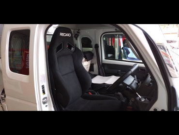 SUZUKI�@�X�[�p�[�L�����[�@DA16T�i2018�N�j�@�Ɂ@RECARO�i���J���j�@SR-7F�@KK100�@BK�@�V�[�g�q�[�^�[�t���@����