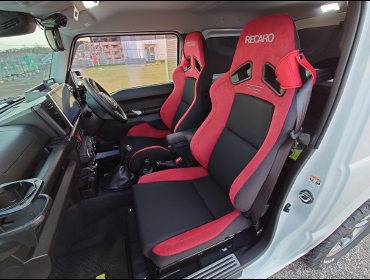 SUZUKI�@�W���j�[�@JB64�@�Ɂ@RECARO�i���J���j�@SR-7�@GU100H�@RED�@���@SR-7F�@GU100H�@RED�@����