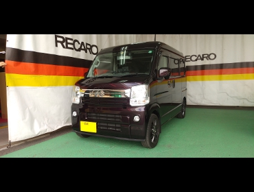 SUZUKI�@�G�u���B�o���@DA17V�i2019�N�j�@�Ɂ@RECARO�i���J���j�@SR-7F�@GK100�@BK/RED�@����