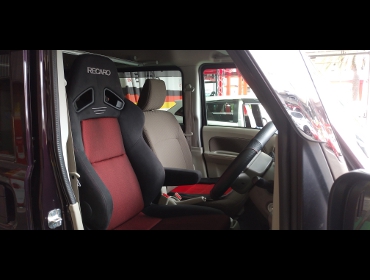 SUZUKI�@�G�u���B�o���@DA17V�i2019�N�j�@�Ɂ@RECARO�i���J���j�@SR-7F�@GK100�@BK/RED�@����