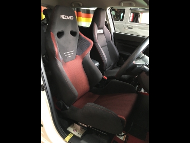 SUZUKI�@�X�C�t�g�X�|�[�c�@ZC33S�@�Ɂ@RECARO�i���J���j�@SR-6�@GK100S�@BK/RED�@����