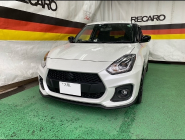 SUZUKI�@�X�C�t�g�@ZC33S�i2020�N�j�@�Ɂ@RECARO�i���J���j�@SR-6�@GK100S�@BK/RED�@����
