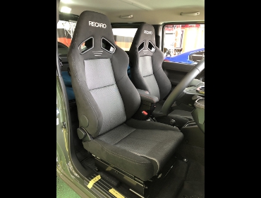 SUZUKI�@�W���j�[�@JB64�i2021�N�j�@�Ɂ@RECARO�i���J���j�@SR-7F�@GK100�@BK/SIL�@�V�[�g�q�[�^�[�t���@�~���E�@����