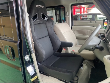 SUZUKI�@�G�u���B���S���@DA17�@�Ɂ@RECARO�i���J���j�@SR-7F�@GU100�@BK�@�A�[�����X�g�t���@����