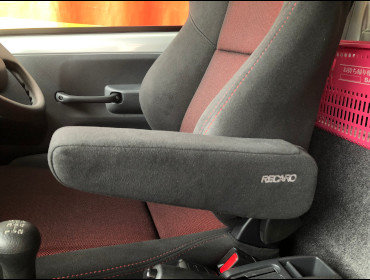 SUZUKI�@�X�[�p�[�L�����[�@DA16T�i2021�N�j�@�Ɂ@RECARO�i���J���j�@SR-7F�@GK100�@BK/RED�@A/R�@�~���E�@����