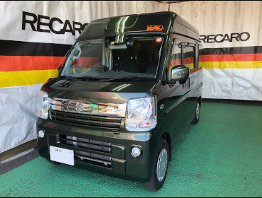 SUZUKI�@�G�u���B�@DA17V�i2021�N�j�@�Ɂ@RECARO�i���J���j�@�G���S���hMV�@BK�@���ʃV���[�g�J�b�g���H�@����