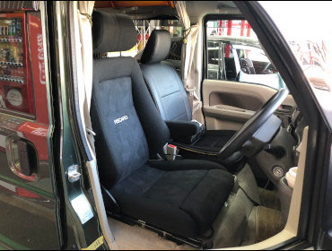 SUZUKI�@�G�u���B�@DA17V�i2021�N�j�@�Ɂ@RECARO�i���J���j�@�G���S���hMV�@BK�@���ʃV���[�g�J�b�g���H�@����