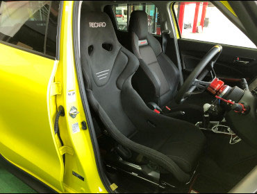SUZUKI�@�X�C�t�g�X�|�[�c�@ZC33S�i2021�N�j�@�Ɂ@RECARO�i���J���j�@TS-G�@GK�@BK/BK�@����