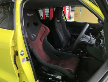 SUZUKI�@�X�C�t�g�X�|�[�c�@ZC33S�i2021�N�j�@�Ɂ@RECARO�i���J���j�@TS-G�@GK�@BK/RED�@����