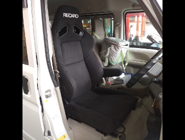 SUZUKI�@�G�u���B�o���@DA17V�@�Ɂ@RECARO�i���J���j�@SR-7F�@KK100�@BK�@�A�[�����X�g�t���@����