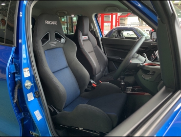 SUZUKI�@�X�C�t�g�X�|�[�c�@ZC33S�i2021�N�j�@�Ɂ@RECARO�i���J���j�@SR-7�@GK100�@BK/�u���[�@�V�[�g�q�[�^�[�t���@����