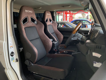SUZUKI�@�W���j�[�V�G���@JB74�@�Ɂ@RECARO�i���J���j�@SR-7F�@GU100H�@�u���E���@�~���E�@����