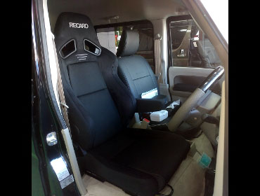 SUZUKI�@�G�u���B�@DA17V�i2021�N�j�@�Ɂ@RECARO�i���J���j�@SR-7F�@GU100�@BK�@A/R�^�C�v�@����