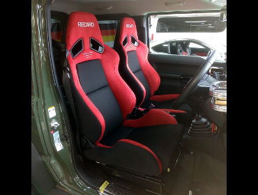 SUZUKI�@�W���j�[�V�G���@JB74�i2019�N�j�@�Ɂ@RECARO�i���J���j�@SR-7�@GU100H�@RED�@�V�[�g�q�[�^�[�t���@���@SR-7F�@GU100H�@RED�@�V�[�g�q�[�^�[�t���@����