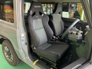 SUZUKI�@�W���j�[�@JB64�i2022�N�j�@�Ɂ@RECARO�i���J���j�@SR-7F�@GK100�@BK/SIL�@�V�[�g�q�[�^�[�t���@����