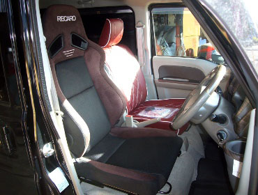 SUZUKI�@�G�u���B�o���@DA17V�@�Ɂ@RECARO�i���J���j�@SR-7F�@GU100H�@�u���E���@�V�[�g�q�[�^�[�t���@����