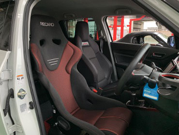SUZUKI�@�X�C�t�g�X�|�[�c�@ZC33S�@�Ɂ@RECARO�i���J���j�@RS-G�@GK�@BK/RED�@�V�[�g�q�[�^�[�t���@����
