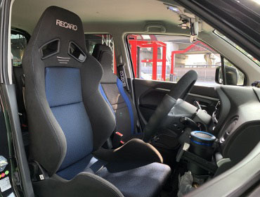 SUZUKI�@���S��R�@�X�e�B���O���[�@MR44S�i2015�N�j�@�Ɂ@RECARO�i���J���j�@SR-7�@GK100�@BK/�u���[�@����
