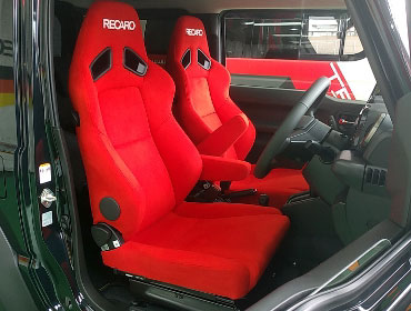 SUZUKI�@�W���j�[�V�G���@�i�a74�i2023�N�j�@�Ɂ@RECARO�i���J���j�@SR-7F�@KK100�@RED�@�~���E�@����