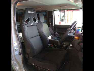 SUZUKI�@�W���j�[�@�i�a64�i2021�N�j�@�Ɂ@RECARO�i���J���j�@SR-7F�@GU100�@BK�@�A�[�����X�g�t���@����