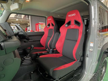 SUZUKI�@�W���j�[�@JB64�i2023�N�j�@�Ɂ@RECARO�i���J���j�@SR-7F�@GU100H�@RED�@A/R�@�~���E�@����
