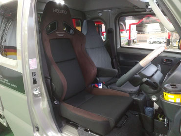 SUZUKI�@�X�[�p�[�L�����[�i2024�N�j�@�Ɂ@RECARO�i���J���j�@SR-7F�@GU100�@�u���E���@�V�[�g�q�[�^�[�t���@�~���E�@����