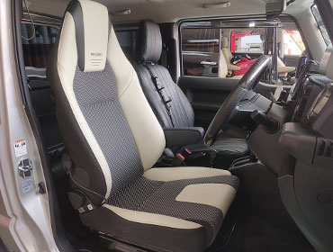 SUZUKI�@�W���j�[�@JB64W�i2022�N�j�@�Ɂ@RECARO�i���J���j�@LX-F�@WL110H�@�z���C�g�@�A�[�����X�g�t���@����