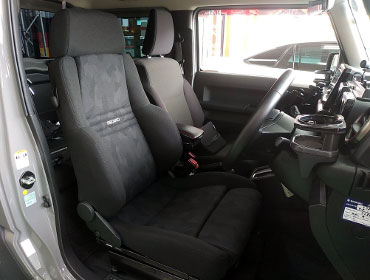 SUZUKI�@�W���j�[�V�G���@JB74W�i2019�N�j�@�Ɂ@RECARO�i���J���j�@�I���\�y�hAN220HV�@BK�@����