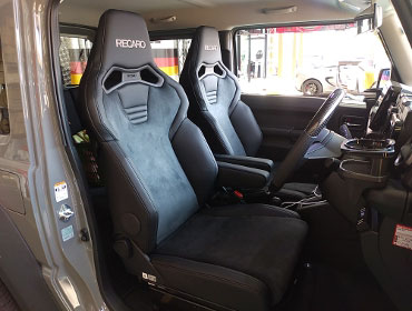 SUZUKI�@�W���j�[�V�G���@JB74�i2024�N�j�@�Ɂ@RECARO�i���J���j�@SR-C�@UT100H�@A/R�@BK�@���@SR-C�@UT100�@A/R�@BK�@����