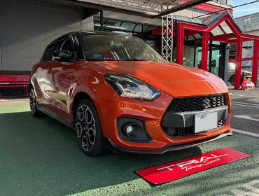 SUZUKI�@�X�C�t�g�@ZC33S�i2023�N�j�@�Ɂ@RECARO�i���J���j�@TS-G�@GK�@BK/RED�@�V�[�g�q�[�^�[�t���@����