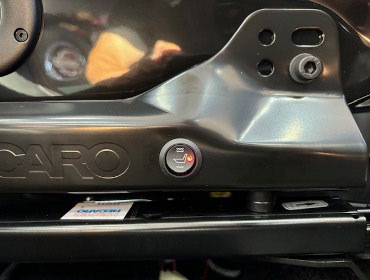 SUZUKI�@�X�C�t�g�@ZC33S�i2023�N�j�@�Ɂ@RECARO�i���J���j�@TS-G�@GK�@BK/RED�@�V�[�g�q�[�^�[�t���@����