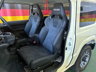 SUZUKI�@�W���j�[�@JB64W�i2023�N�j�@�Ɂ@RECARO�i���J���j�@SR-S�@UT100H�@BK�@�V�[�g�q�[�^�[�t���@���@SR-C�@UT100H�@BK�@�V�[�g�q�[�^�[�t���@����