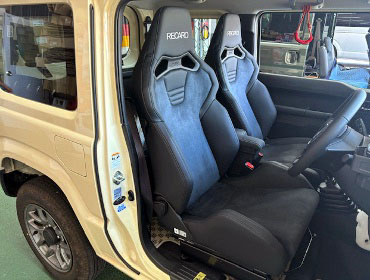 SUZUKI�@�W���j�[�@JB64W�i2023�N�j�@�Ɂ@RECARO�i���J���j�@SR-S�@UT100H�@BK�@�V�[�g�q�[�^�[�t���@���@SR-C�@UT100H�@BK�@�V�[�g�q�[�^�[�t���@����