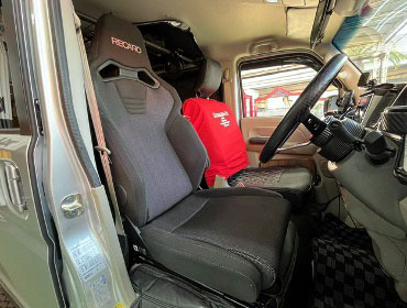 SUZUKI�@�G�u���B�@DA17�i2013�N�j�@�Ɂ@RECARO�i���J���j�@SR-C�@BK100H�@A/R�@BK/SIL�@�V�[�g�q�[�^�[�t���@����