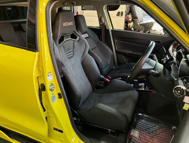 SUZUKI�@�X�C�t�g�X�|�[�c�@ZC33S�@�Ɂ@RECARO�i���J���j�@SR-S�@UT100H�@BK�@�V�[�g�q�[�^�[�t���@����