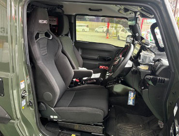 SUZUKI�@�W���j�[�@JB64W�i2020�N�j�@�Ɂ@RECARO�i���J���j�@SR-C�@BK100H�@A/R�@BK/BK�@�V�[�g�q�[�^�[�t���@����