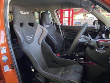 SUZUKI�@�X�C�t�g�X�|�[�c�@ZC33S�i2024�N�j�@�Ɂ@RECARO�i���J���j�@RS-G�@GK�@BK/BK�@����