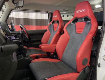 SUZUKI�@�W���j�[�V�G���@JB74W�i2024�N�j�@�Ɂ@RECARO�i���J���j�@SR-C�@UT100H A/R�@RED�@�V�[�g�q�[�^�[�t���@�~���E�@����