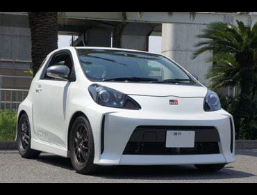 TOYOTA�@IQ�@GRMN�X�[�p�[�`���[�W���[