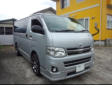 �n�C�G�[�X�@200�n��RECARO�i���J���j�V�[�g����