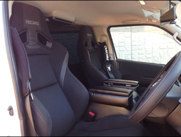 RECARO�i���J���V�[�g�j�@TOYOTA�@�n�C�G�[�X�@200�n��RECARO�@SR-7F Lassic BK/RED�i�^�]�Ȃ̓V�[�g�q�[�^�[�t���j�@�~2�r�@����
