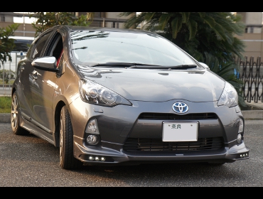 TOYOTA�@�A�N�A�@NPH10��RECARO�i���J���j�V�[�g����