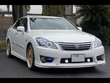 TOYOTA�@�N���E���@�n�C�u���b�h�@W204��RECARO�i���J���j�V�[�g����