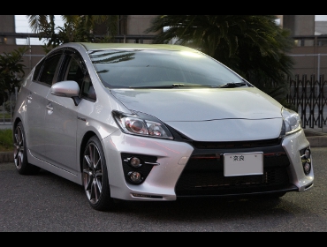 TOYOTA�@�v���E�X��RECARO�i���J���j�V�[�g����