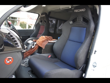 RECARO�i���J���V�[�g�j�@TOYOTA�@�n�C�G�[�X�@200�n��RECARO�i���J���j�@SR-7F�@SK100�@RED�@���@SR-7F�@SK100�@BLU�@����