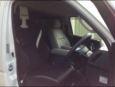 RECARO�i���J���V�[�g�j�@TOYOTA�@�n�C�G�[�X�@200�n��RECARO�i���J���j�@SR-7F Lassic �z���C�g�@����